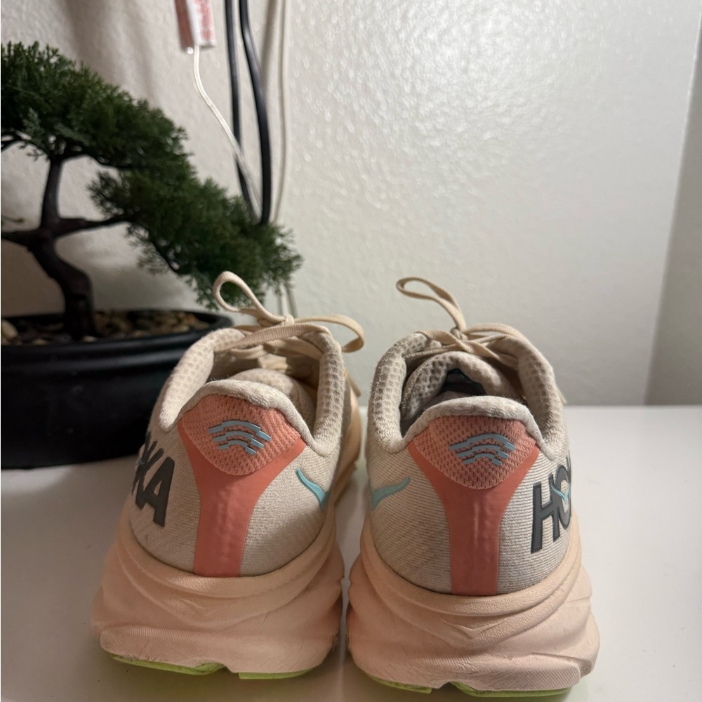 Hoka  women size 10.5 Clifton 9 Athletic Shoes in Gray and Green - Picture 4 of 11